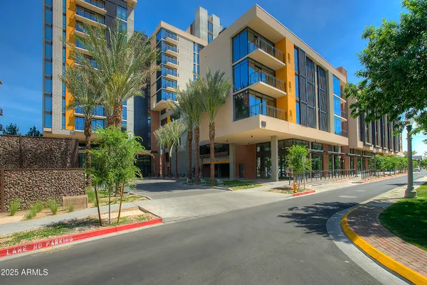 $725,000 | 200 West Portland Street, Unit 817, Phoenix, AZ 85003