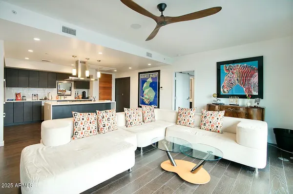 $725,000 | 200 West Portland Street, Unit 817, Phoenix, AZ 85003