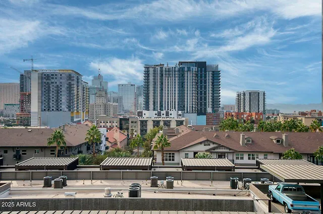 $749,777 | 200 West Portland Street, Unit 817, Phoenix, AZ 85003