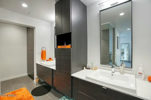 $725,000 | 200 West Portland Street, Unit 817, Phoenix, AZ 85003