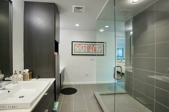 $749,777 | 200 West Portland Street, Unit 817, Phoenix, AZ 85003