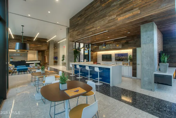 $725,000 | 200 West Portland Street, Unit 817, Phoenix, AZ 85003