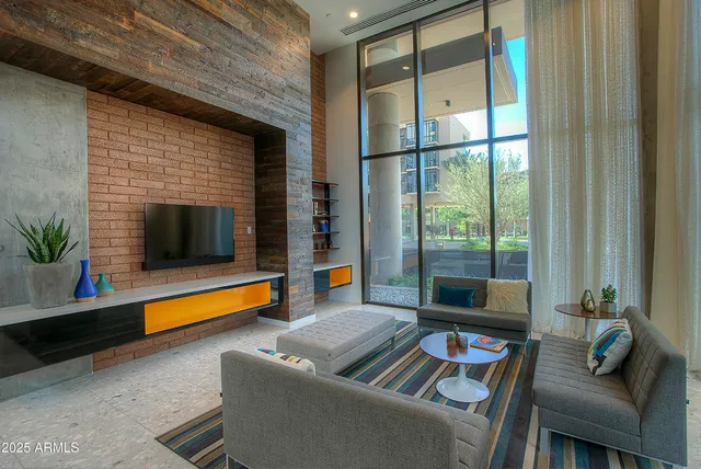 $749,777 | 200 West Portland Street, Unit 817, Phoenix, AZ 85003