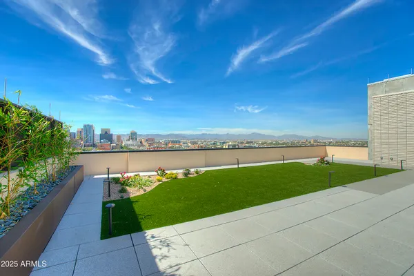 $725,000 | 200 West Portland Street, Unit 817, Phoenix, AZ 85003