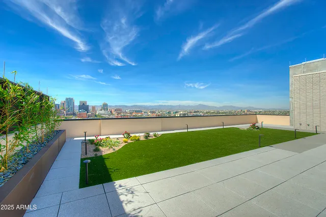 $749,777 | 200 West Portland Street, Unit 817, Phoenix, AZ 85003