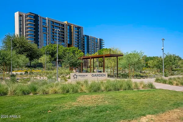 $725,000 | 200 West Portland Street, Unit 817, Phoenix, AZ 85003