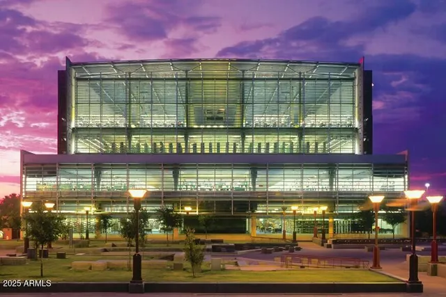 $749,777 | 200 West Portland Street, Unit 817, Phoenix, AZ 85003