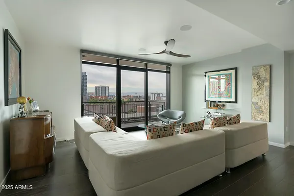 $725,000 | 200 West Portland Street, Unit 817, Phoenix, AZ 85003
