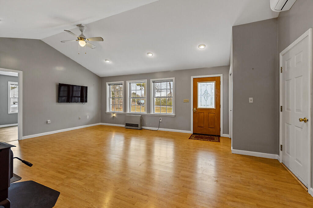 11 Trask Road Benton, ME 04901 - Photo 11 of 40 Livingroom