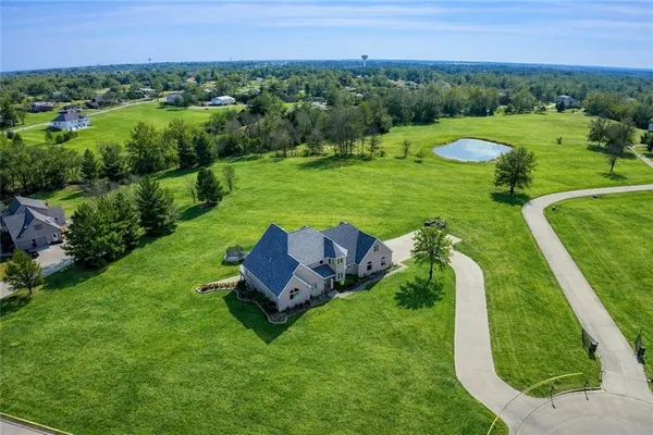 $629,000 | 3113 Cedar Crest Lane, Chillicothe, MO 64601