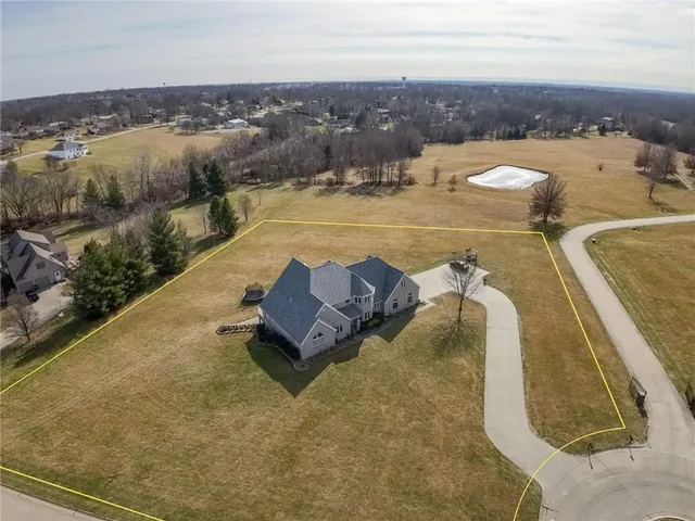 $675,000 | 3113 Cedar Crest Lane, Chillicothe, MO 64601