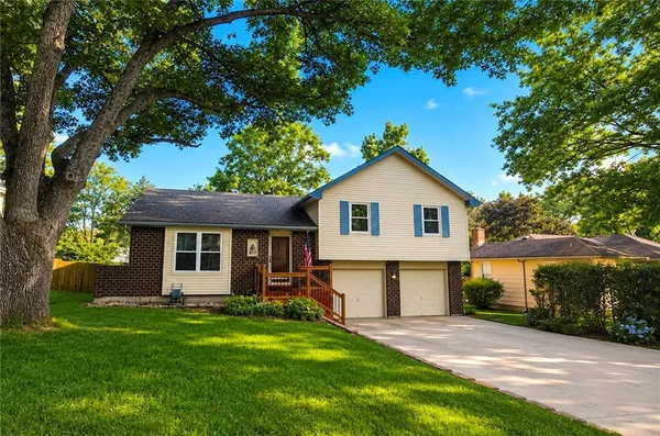 $350,000 | 817 East Cothrell Street, Olathe, KS 66061