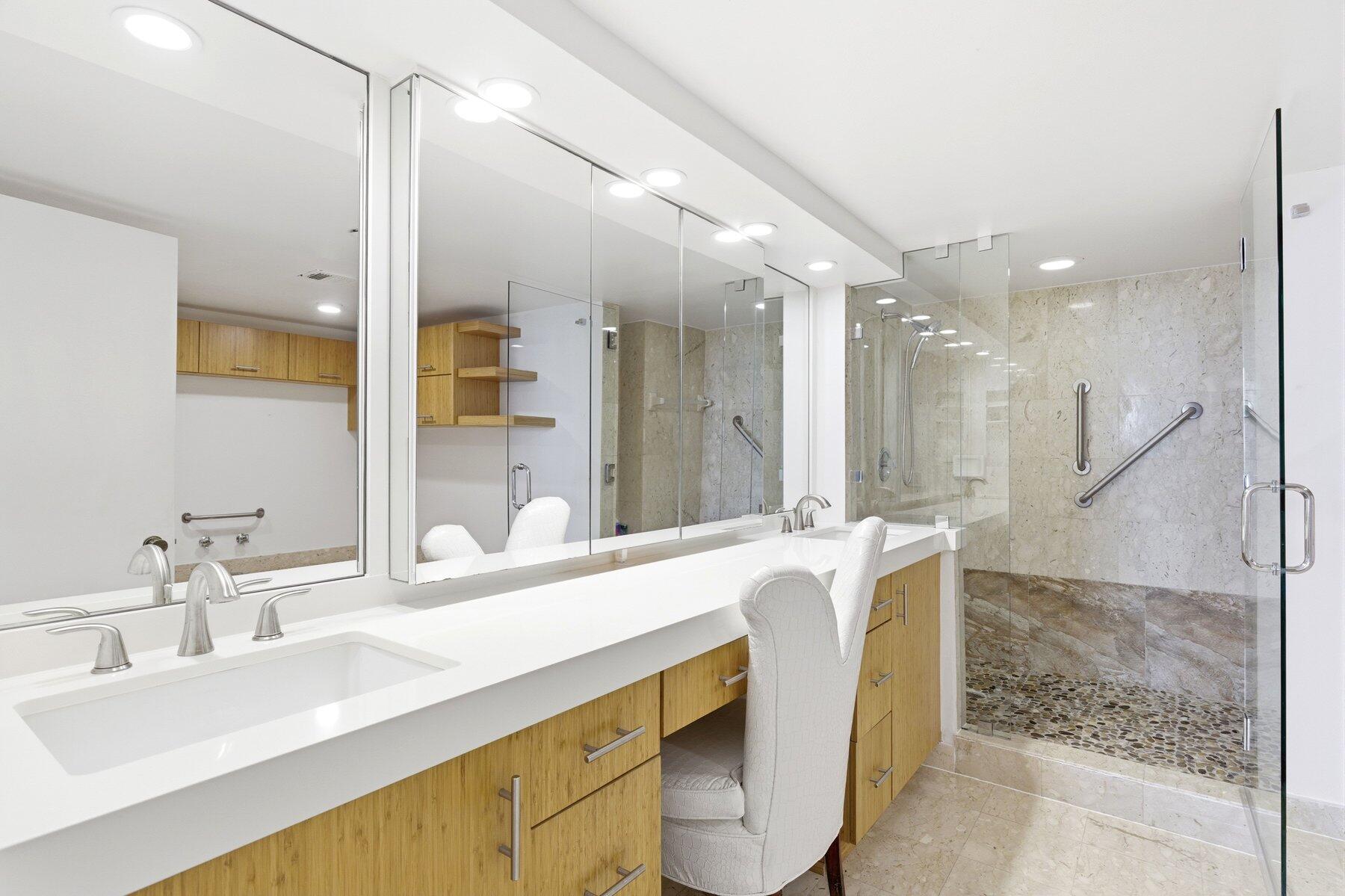 2003 North Ocean Boulevard, Unit 1702 Boca Raton, FL 33431 - Photo 15 of 20 Primary Bathroom