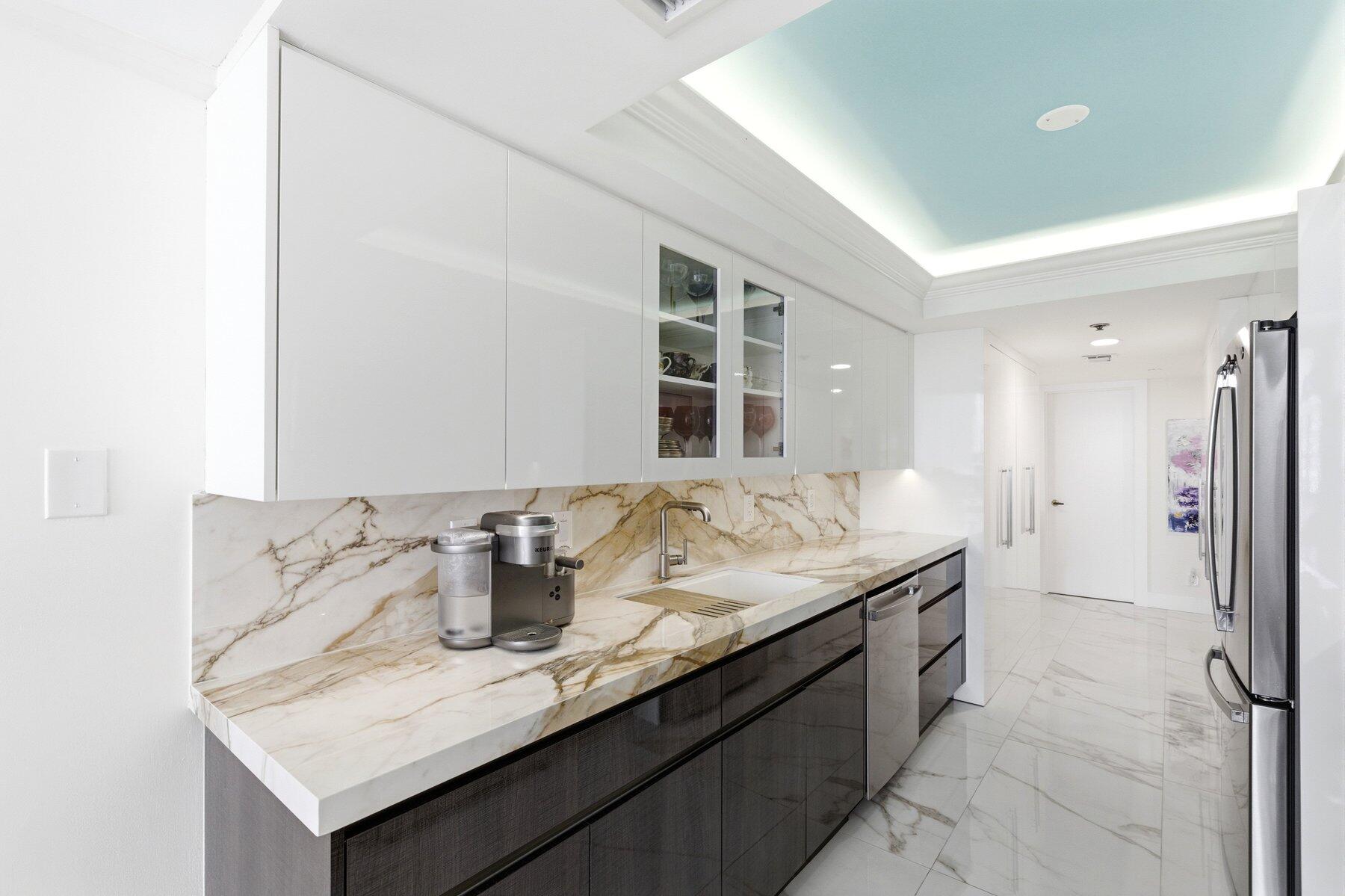 2003 North Ocean Boulevard, Unit 1702 Boca Raton, FL 33431 - Photo 5 of 20 Kitchen