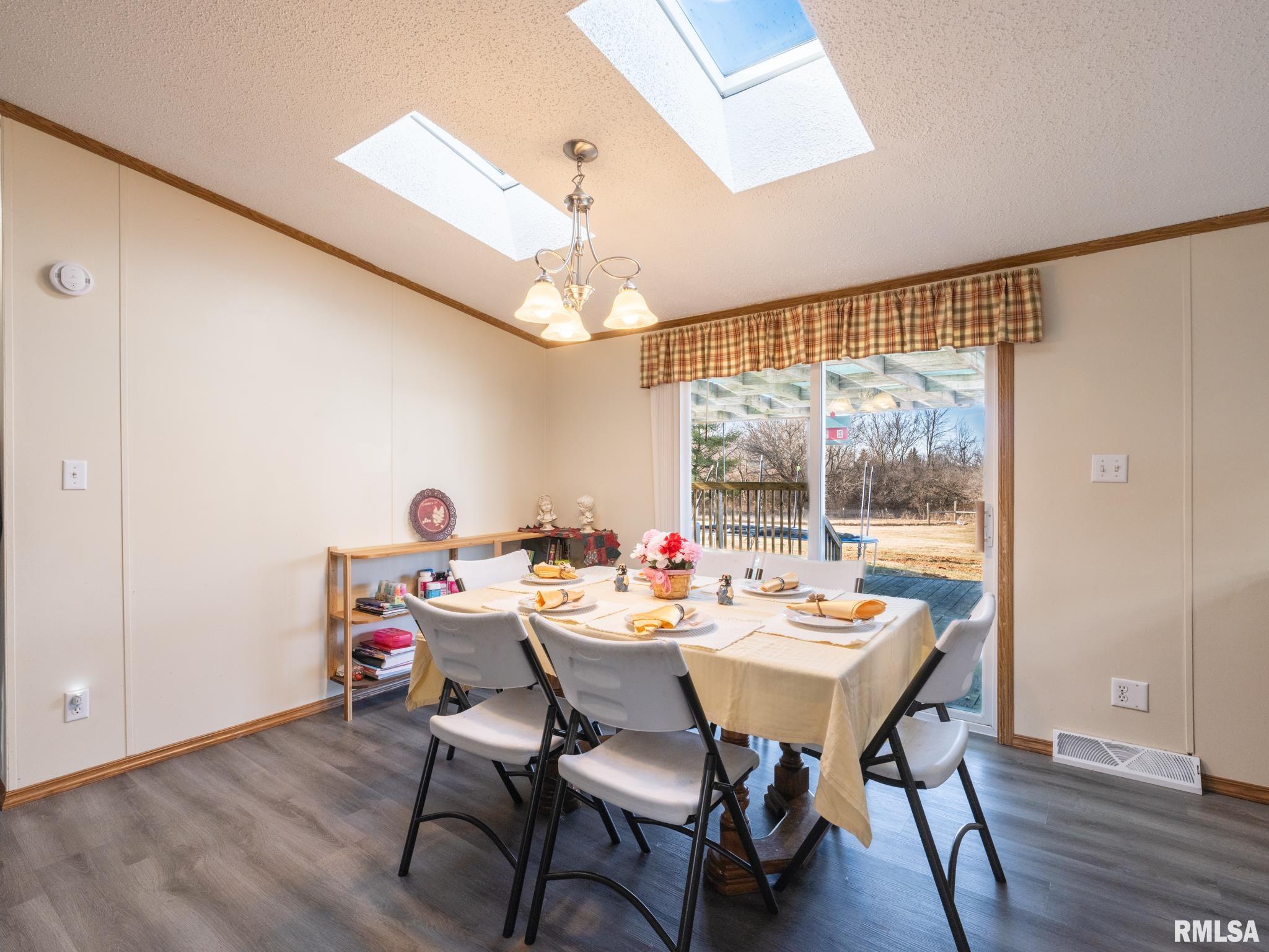 5001 Tunbridge Hill Road Clinton, IL 61727 - Photo 19 of 71