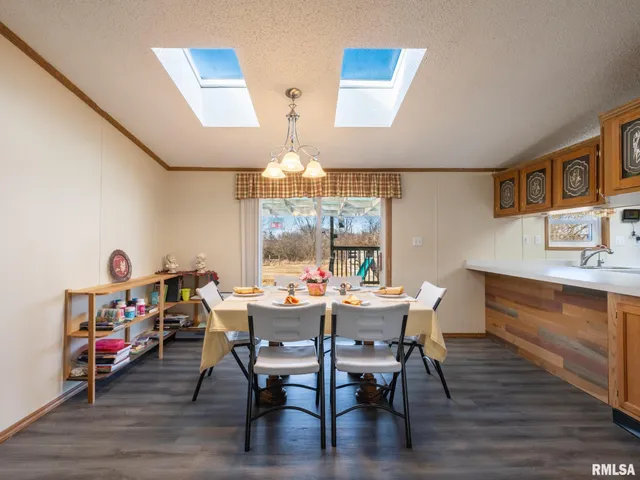 $325,000 | 5001 Tunbridge Hill Road, Clinton, IL 61727