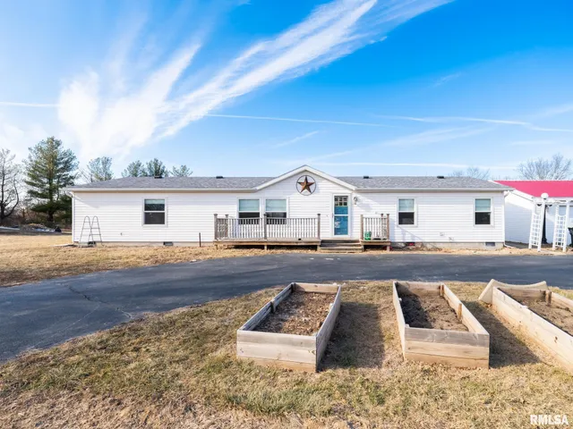 $325,000 | 5001 Tunbridge Hill Road, Clinton, IL 61727