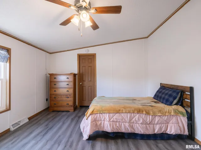 $325,000 | 5001 Tunbridge Hill Road, Clinton, IL 61727