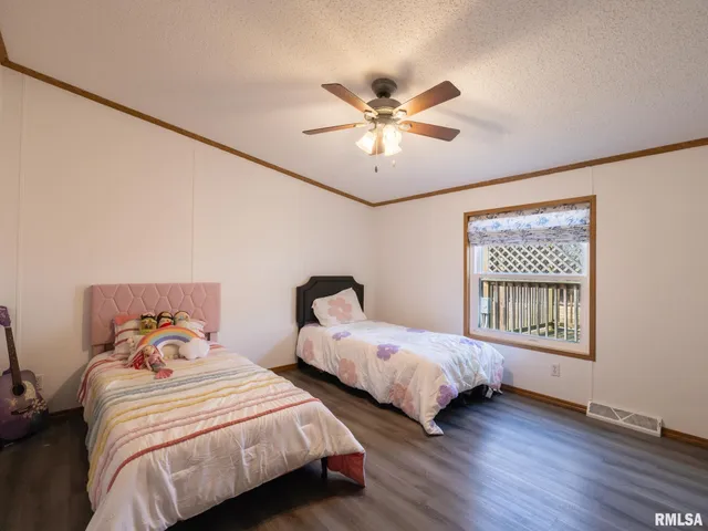 $325,000 | 5001 Tunbridge Hill Road, Clinton, IL 61727