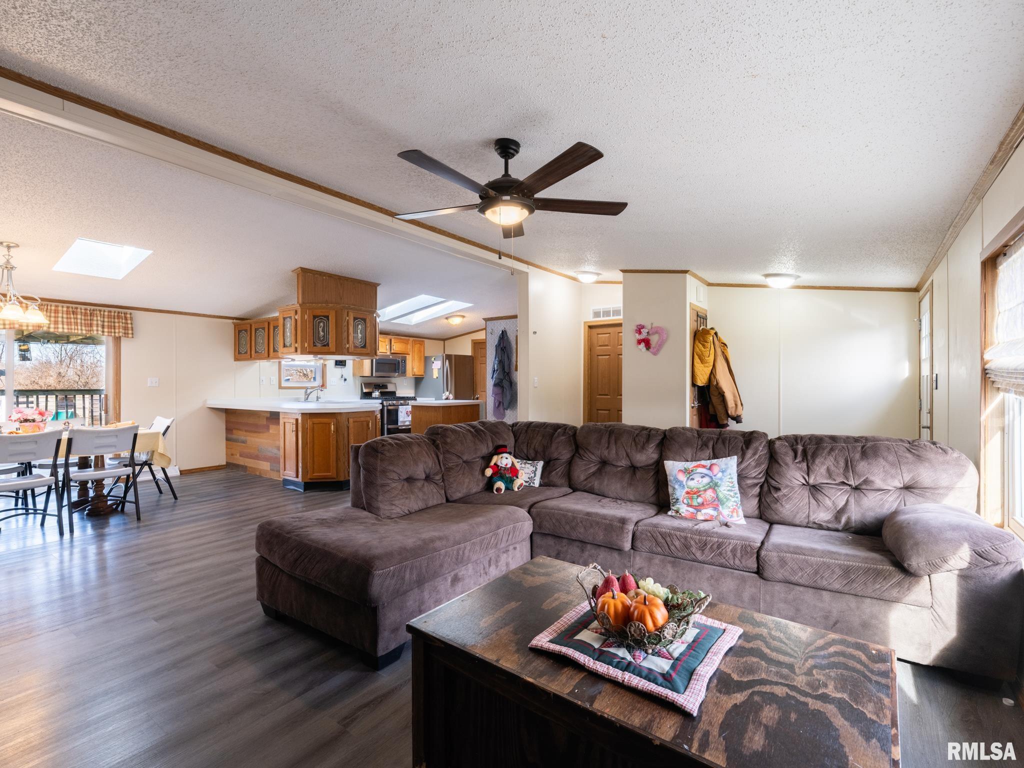 5001 Tunbridge Hill Road Clinton, IL 61727 - Photo 32 of 71