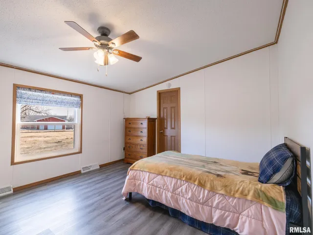 $325,000 | 5001 Tunbridge Hill Road, Clinton, IL 61727