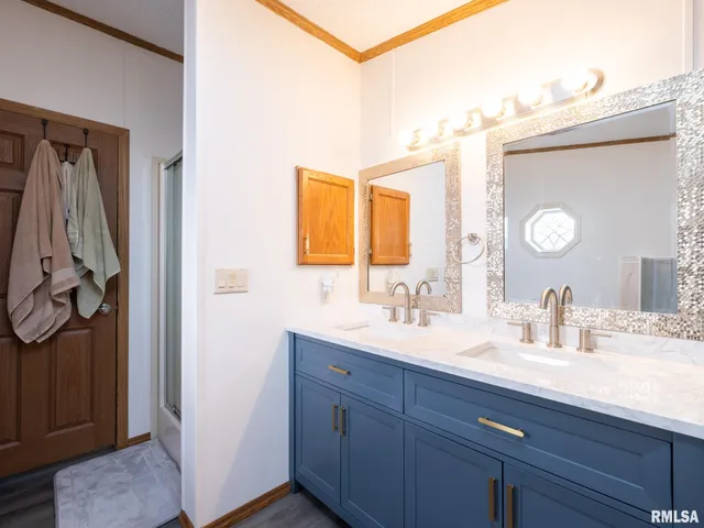 $325,000 | 5001 Tunbridge Hill Road, Clinton, IL 61727