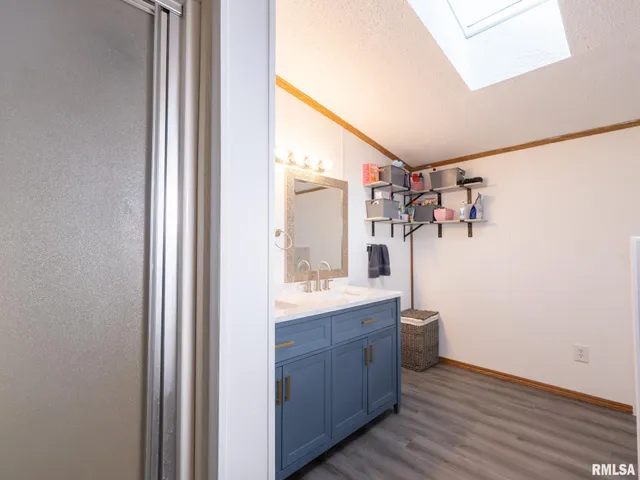 $325,000 | 5001 Tunbridge Hill Road, Clinton, IL 61727