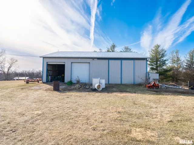 $325,000 | 5001 Tunbridge Hill Road, Clinton, IL 61727
