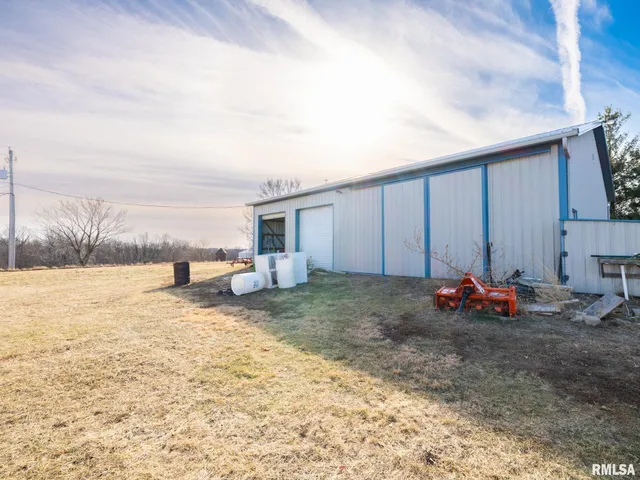 $325,000 | 5001 Tunbridge Hill Road, Clinton, IL 61727