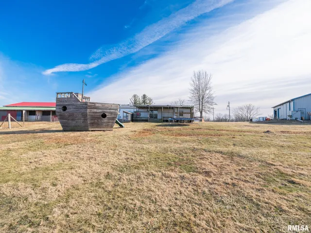 $325,000 | 5001 Tunbridge Hill Road, Clinton, IL 61727