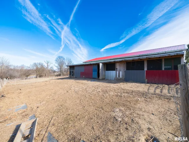 $325,000 | 5001 Tunbridge Hill Road, Clinton, IL 61727