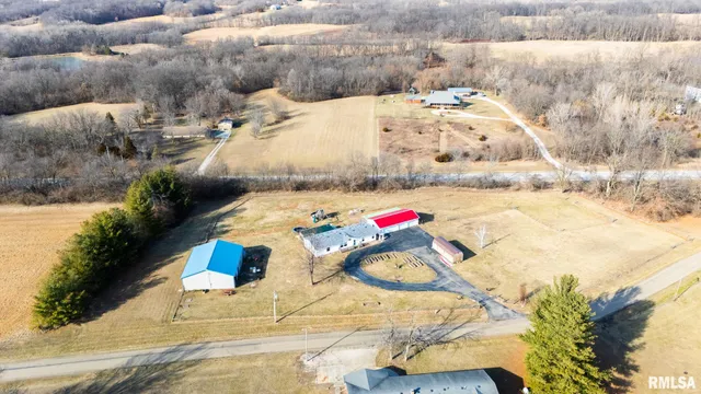 $325,000 | 5001 Tunbridge Hill Road, Clinton, IL 61727