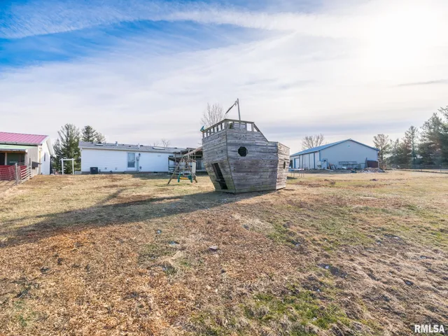 $325,000 | 5001 Tunbridge Hill Road, Clinton, IL 61727