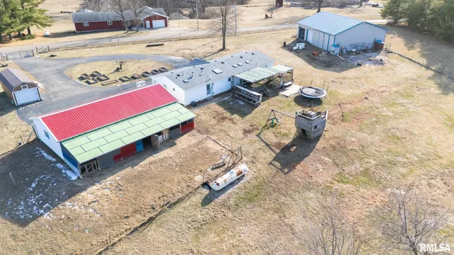 $325,000 | 5001 Tunbridge Hill Road, Clinton, IL 61727