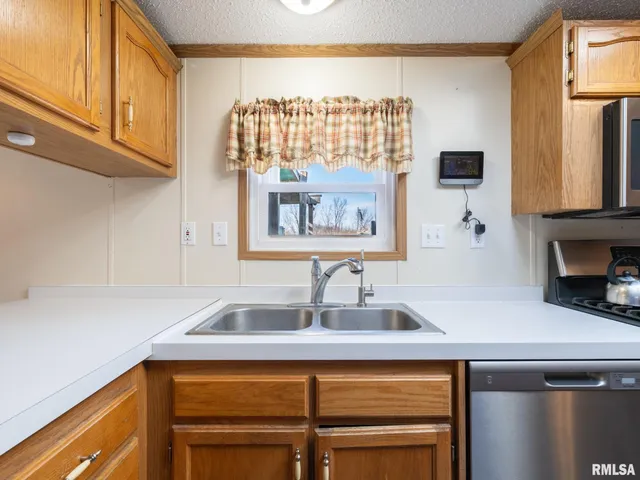 $325,000 | 5001 Tunbridge Hill Road, Clinton, IL 61727