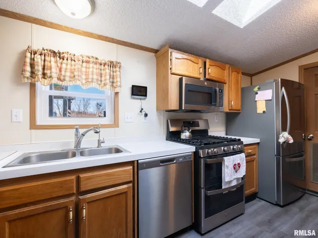 $325,000 | 5001 Tunbridge Hill Road, Clinton, IL 61727