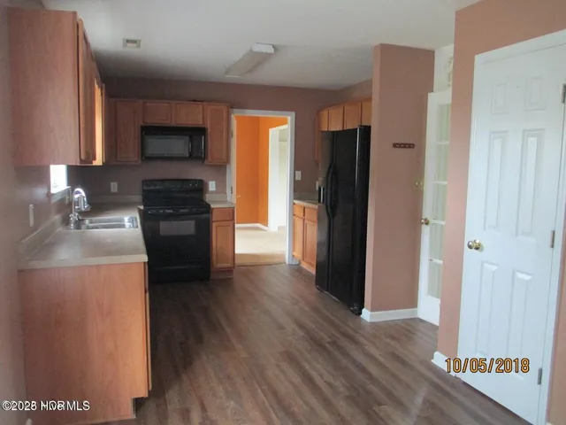 $1,650 | 102 White Stone Court, Jacksonville, NC 28546