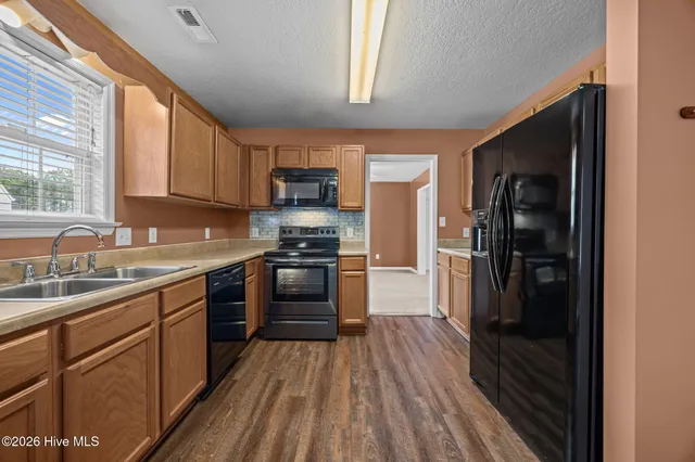 $1,650 | 102 White Stone Court, Jacksonville, NC 28546