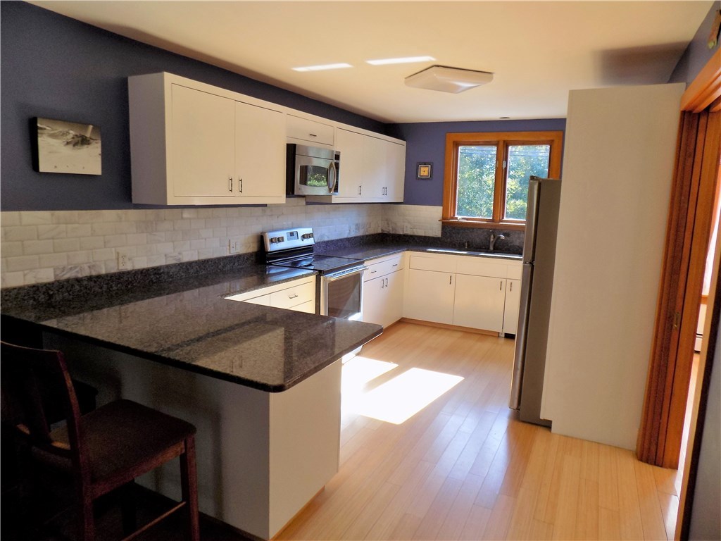 1250 East Main Road Middletown, RI 02842 - Photo 26 of 27 Gallery Image 26