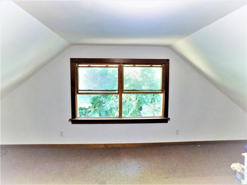 1250 East Main Road Middletown, RI 02842 - Photo 9 of 27 Gallery Image 9