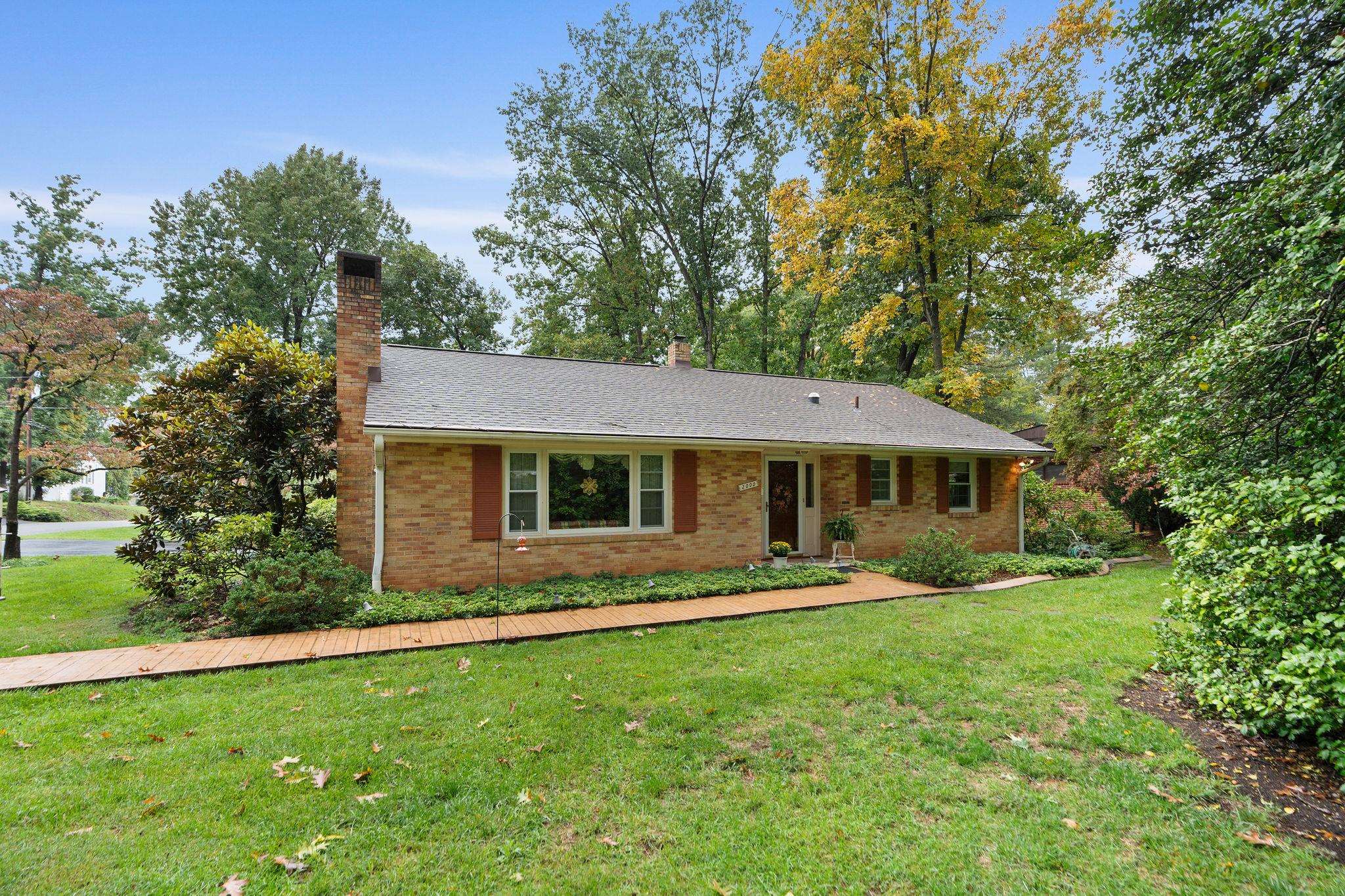 2000 Cherokee Road Waynesboro, VA 22980 - Photo 2 of 71 Gallery Image 2