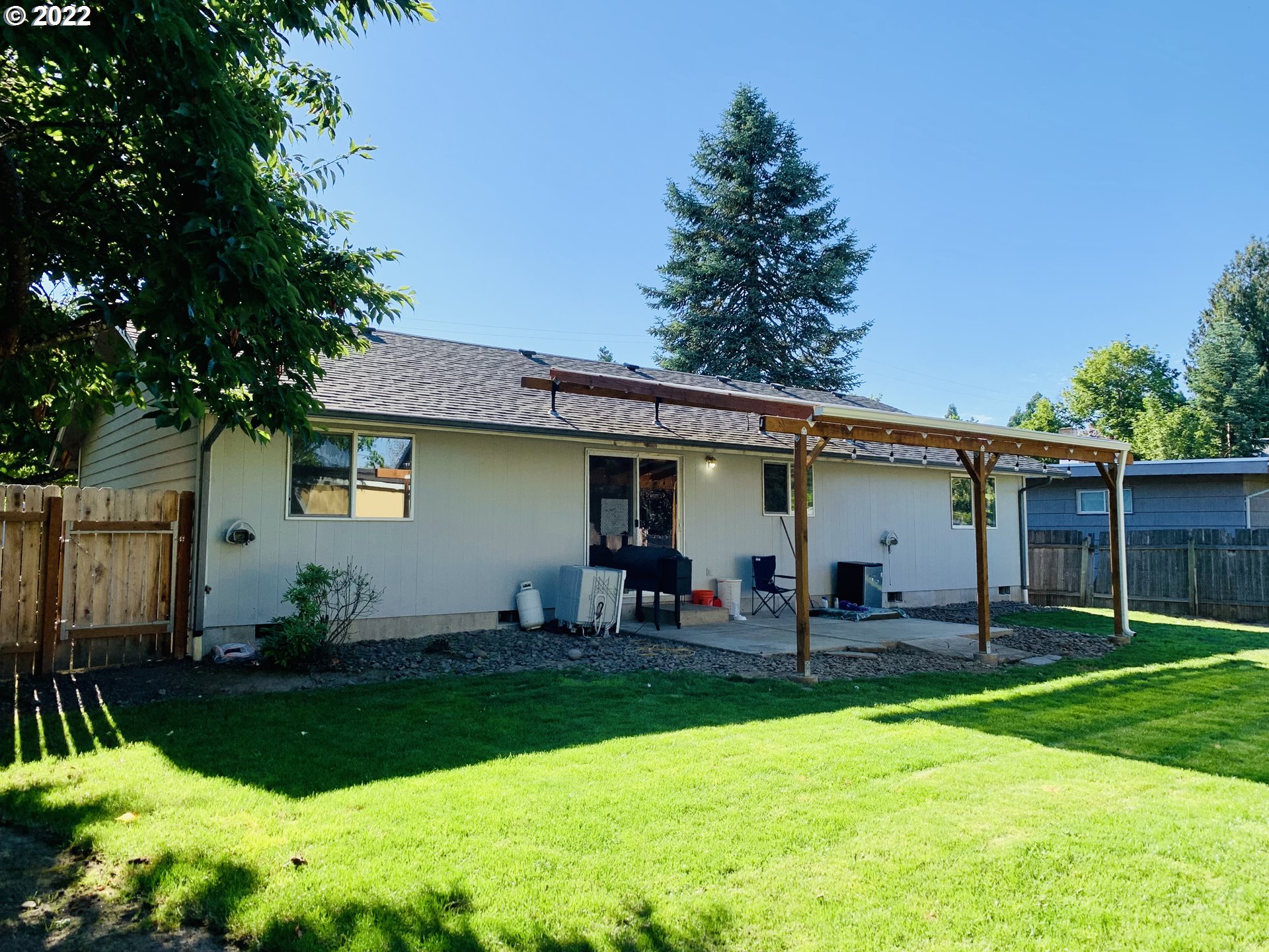 1071 Laurel Avenue Springfield, OR 97478 - Photo 17 of 20 Gallery Image 17