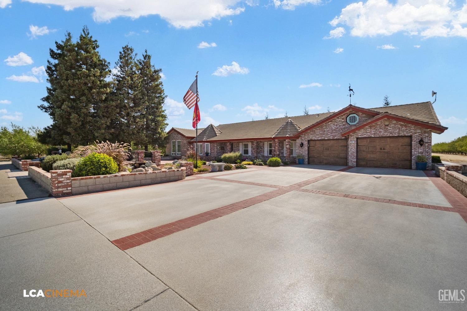 a view of large house with a street