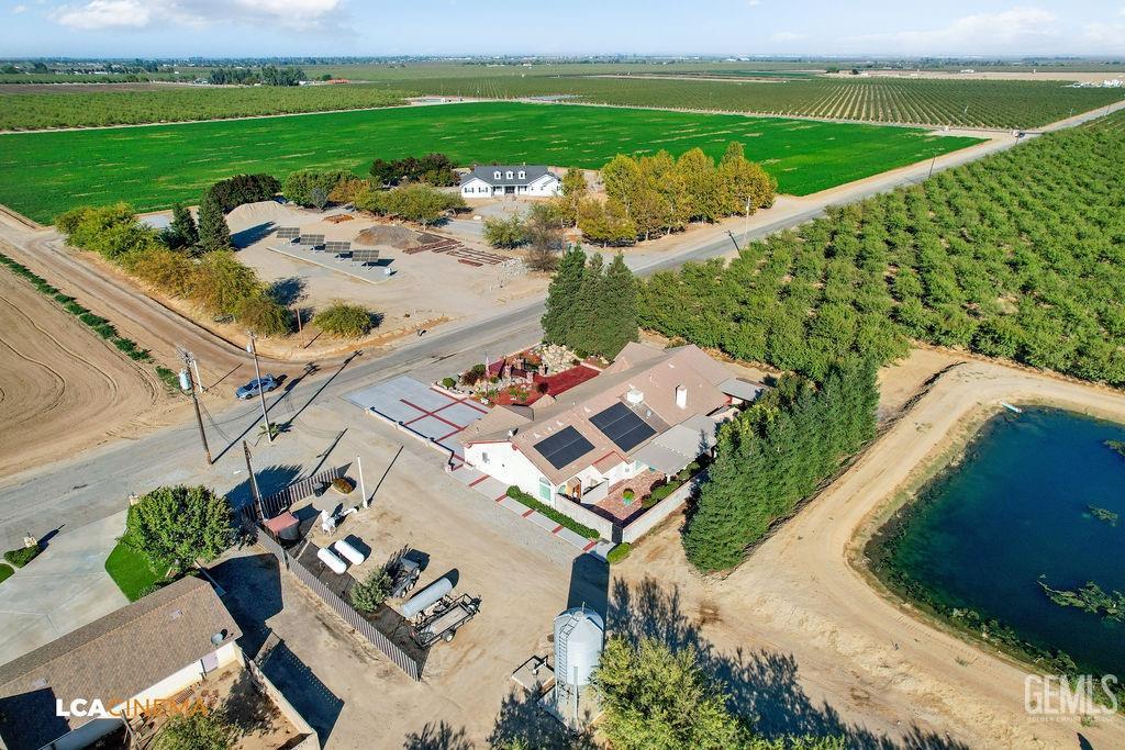 Undisclosed Address Shafter, CA 93263 - Photo 33 of 34 an aerial view of a house with a garden
