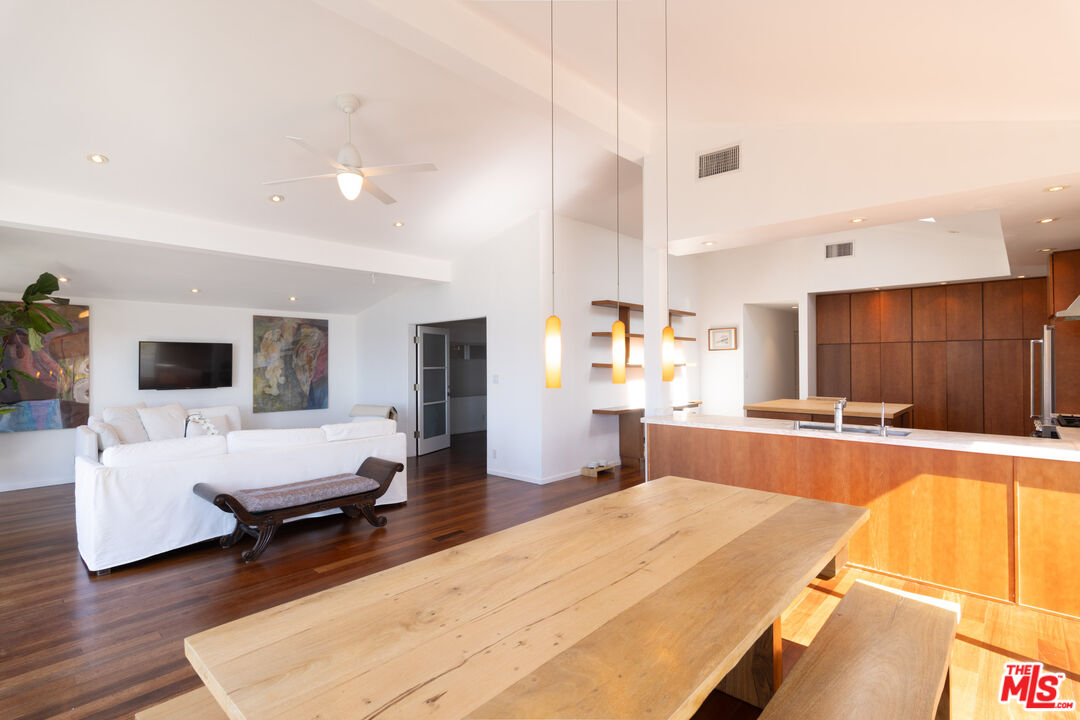 29500 Heathercliff Road, Unit 275 Malibu, CA 90265 - Photo 6 of 16 Gallery Image 6