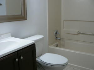 8135 Severn Drive, Unit B Boca Raton, FL 33433 - Photo 32 of 55 Second Bathroom