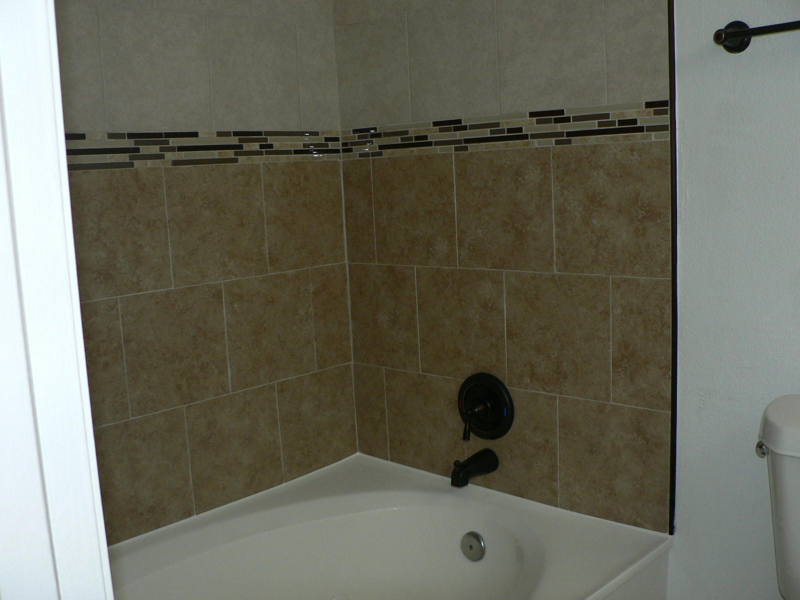 8135 Severn Drive, Unit B Boca Raton, FL 33433 - Photo 41 of 55 Master Tub
