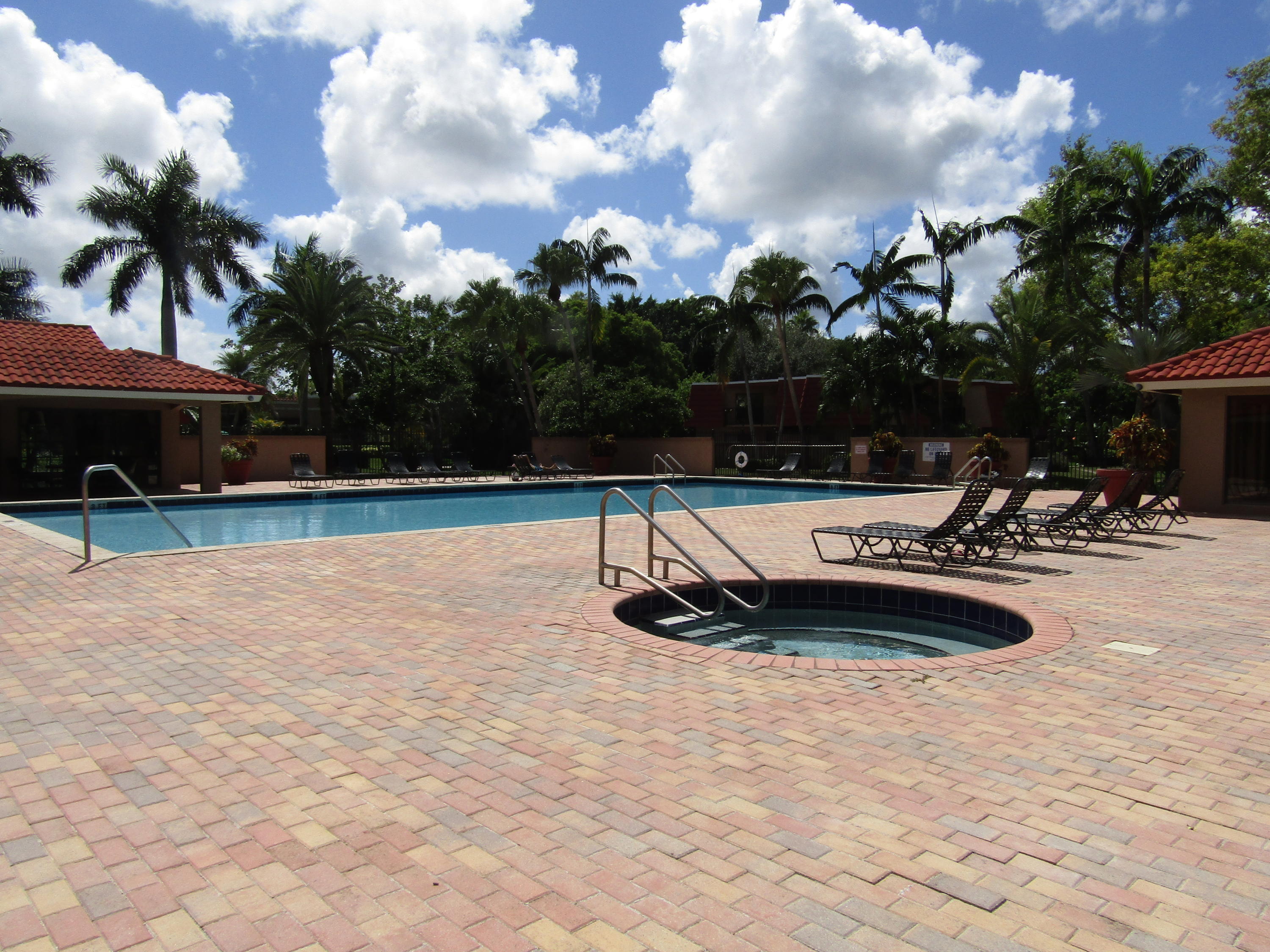 8135 Severn Drive, Unit B Boca Raton, FL 33433 - Photo 54 of 55 Community Hot Tub