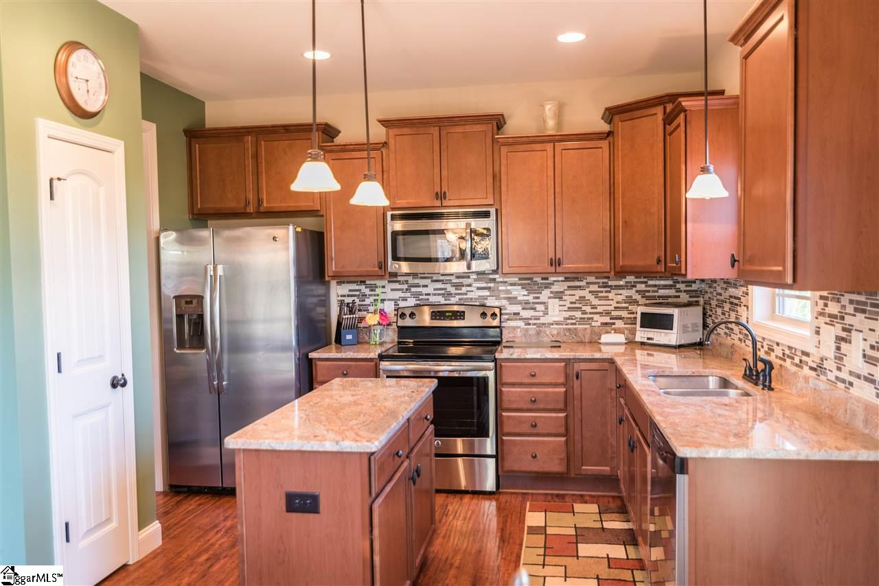 26 Caperton Way Greer, SC 29651 - Photo 5 of 23 Spacious Kitchen with Island