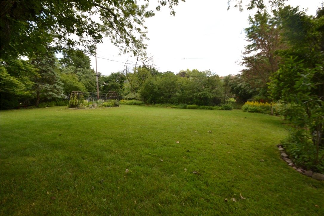 118 Nettlecreek Road Perinton, NY 14450 - Photo 8 of 41 private back yard